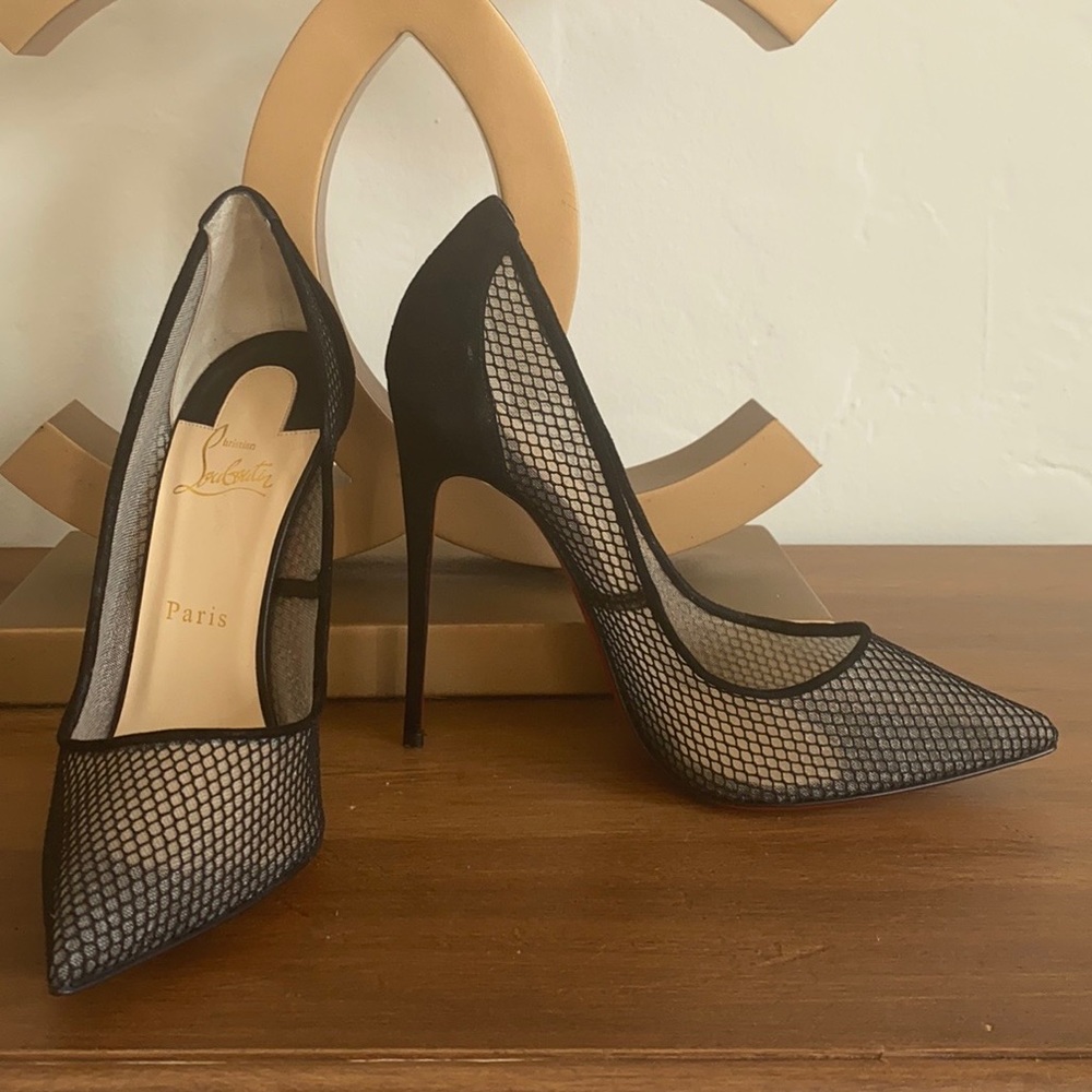 NEW Christian Louboutin Mesh So Kate Kate’s SZ 40